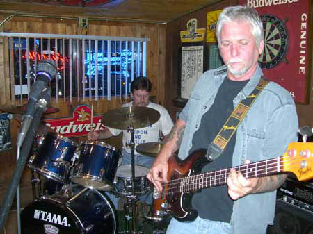 Burnt
                                                        Meadow Boy's
                                                        Tommy Gelnnon on
                                                        drums and
                                                        Freddie from
                                                        Blueberry Pie
                                                        Band at Big
                                                        Johns Pub in
                                                        Newfoundland NJ